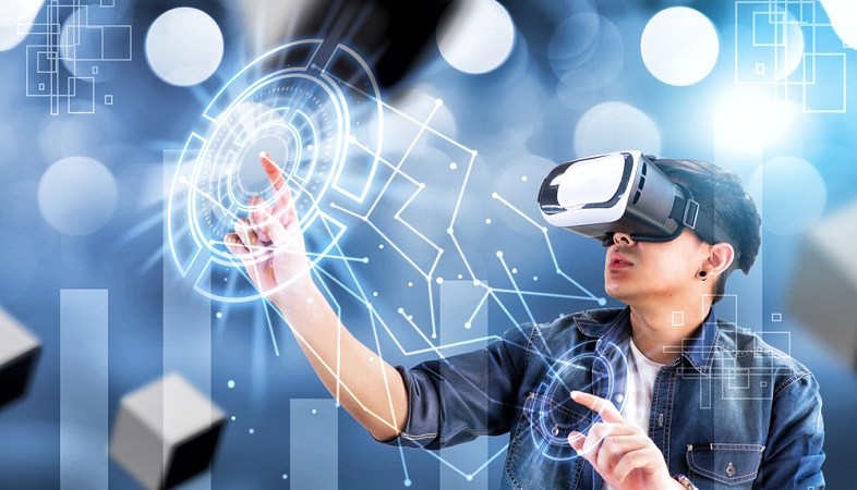 Virtual reality, an industry to exploit